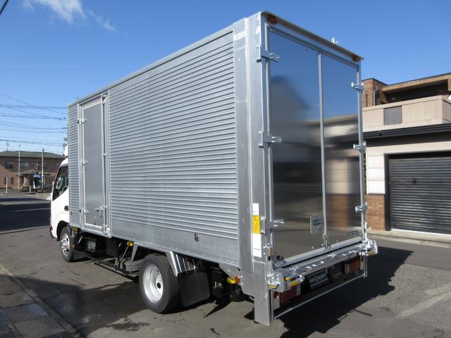 ダイナトラック アルミバン 垂直パワーゲート 内寸445x177x207 標準ロング AT 準中型免許 2t積載 4Lターボ BDG-XZU348 観音ドア交換済み 最大積載量2000キロ 車両総重量5565キロ(10枚目)