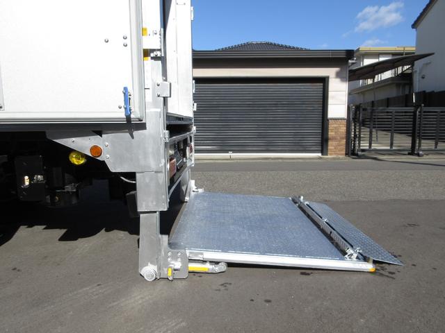 ダイナトラック アルミバン 垂直パワーゲート 内寸445x177x207 標準ロング AT 準中型免許 2t積載 4Lターボ BDG-XZU348 観音ドア交換済み 最大積載量2000キロ 車両総重量5565キロ(32枚目)