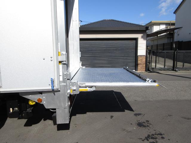 ダイナトラック アルミバン 垂直パワーゲート 内寸445x177x207 標準ロング AT 準中型免許 2t積載 4Lターボ BDG-XZU348 観音ドア交換済み 最大積載量2000キロ 車両総重量5565キロ(33枚目)
