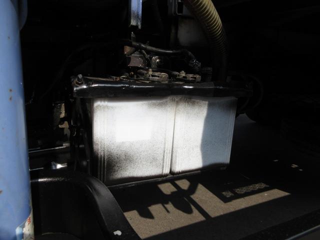 トヨエース 　平ボデー　４段クレーン　ラジコン　内寸３６６ｘ２１０ｘ３７　ワイドロング　準中型免許　３ｔ積載　４．９ノンターボ　ＫＫ－ＸＺＵ４１１　鉄シマ鋼板床　最大積載量３０００キロ　車両総重量７３２５キロ（64枚目）