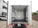 　低温冷蔵冷凍車－２２℃設定　スタンバイ　内寸２９５ｘ１６８ｘ１７７　５速　準中型免許　５ｔ免許　クールマスター間仕切り　４Ｌターボ　ＴＫＧ－ＸＺＵ６０５　最大積載量２０００キロ　車両総重量４９６５キロ（22枚目）