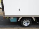　低温冷蔵冷凍車－２２℃設定　スタンバイ　内寸２９５ｘ１６８ｘ１７７　５速　準中型免許　５ｔ免許　クールマスター間仕切り　４Ｌターボ　ＴＫＧ－ＸＺＵ６０５　最大積載量２０００キロ　車両総重量４９６５キロ（66枚目）
