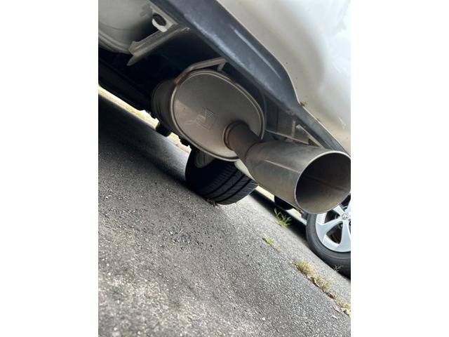 カローラフィールダー Ｘ　ＨＩＤ　４０ｔｈアニバーサリーリミテッド　マニュアル５ミッション　ワンオーナー車　タイヤ交換済　車検あり（33枚目）