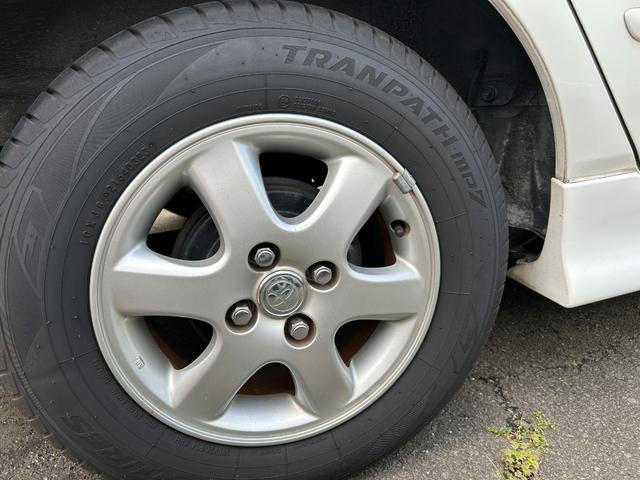 カローラフィールダー Ｘ　ＨＩＤ　４０ｔｈアニバーサリーリミテッド　マニュアル５ミッション　ワンオーナー車　タイヤ交換済　車検あり（40枚目）
