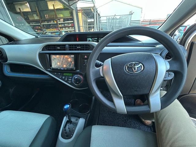 アクア Ｓ　地デジナビＴＶ　　Ｂｌｕｅｔｏｏｔｈ　バックカメラ　キーレスタイプ　リアスポイラー（11枚目）