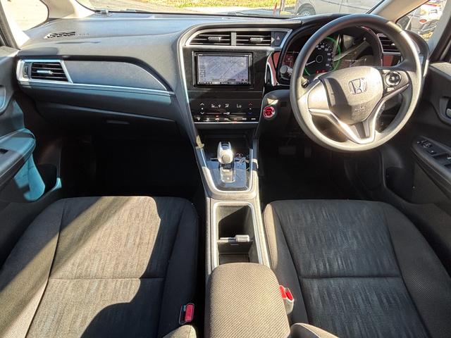 シャトル ハイブリッド ホンダセンシング (点検整備/車検2年/保証付き)(メモリーナビ)(Bluetoothオーディオ)(ETC車載器)(追従付きレーダークルーズ)(衝突軽減ブレーキ)(オートライト)(スマートキー・プッシュスタート)(2枚目)