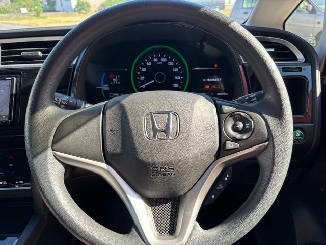 シャトル ハイブリッド ホンダセンシング (点検整備/車検2年/保証付き)(メモリーナビ)(Bluetoothオーディオ)(ETC車載器)(追従付きレーダークルーズ)(衝突軽減ブレーキ)(オートライト)(スマートキー・プッシュスタート)(4枚目)
