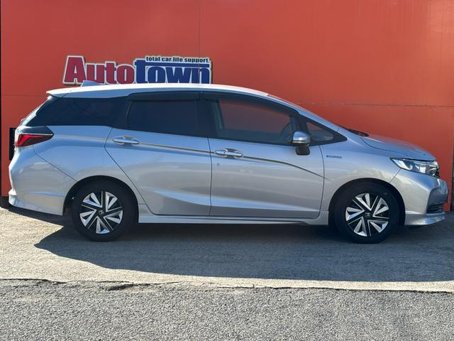シャトル ハイブリッド ホンダセンシング (点検整備/車検2年/保証付き)(メモリーナビ)(Bluetoothオーディオ)(ETC車載器)(追従付きレーダークルーズ)(衝突軽減ブレーキ)(オートライト)(スマートキー・プッシュスタート)(18枚目)