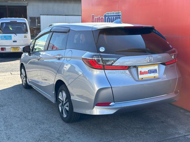 シャトル ハイブリッド ホンダセンシング (点検整備/車検2年/保証付き)(メモリーナビ)(Bluetoothオーディオ)(ETC車載器)(追従付きレーダークルーズ)(衝突軽減ブレーキ)(オートライト)(スマートキー・プッシュスタート)(20枚目)