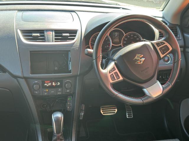 スイフトスポーツ ベースグレード (点検整備/車検9年5月/保証付き)(新車ワンオーナー)(オートマチック車)(パドルシフト)(スマートキー・プッシュスタート)(ETC車載器)(クルーズコントロール)(電動格納ドアミラー)(3枚目)