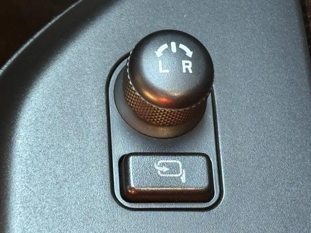 スイフトスポーツ ベースグレード (点検整備/車検9年5月/保証付き)(新車ワンオーナー)(オートマチック車)(パドルシフト)(スマートキー・プッシュスタート)(ETC車載器)(クルーズコントロール)(電動格納ドアミラー)(11枚目)