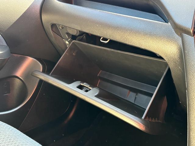 スイフト ＲＳ　（点検整備／車検２年付き／保証付き）（５速マニュアル車）（ＣＤ再生）（ＥＴＣ車載器）（スマートキー）（ＨＩＤヘッドライト）（クルーズコントロール）（オートライト）（電動格納ドアミラー）（10枚目）