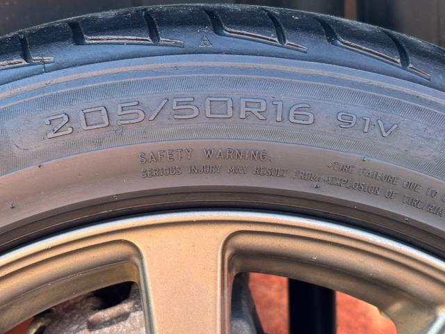 スイフト ＲＳ　（点検整備／車検２年付き／保証付き）（５速マニュアル車）（ＣＤ再生）（ＥＴＣ車載器）（スマートキー）（ＨＩＤヘッドライト）（クルーズコントロール）（オートライト）（電動格納ドアミラー）（27枚目）