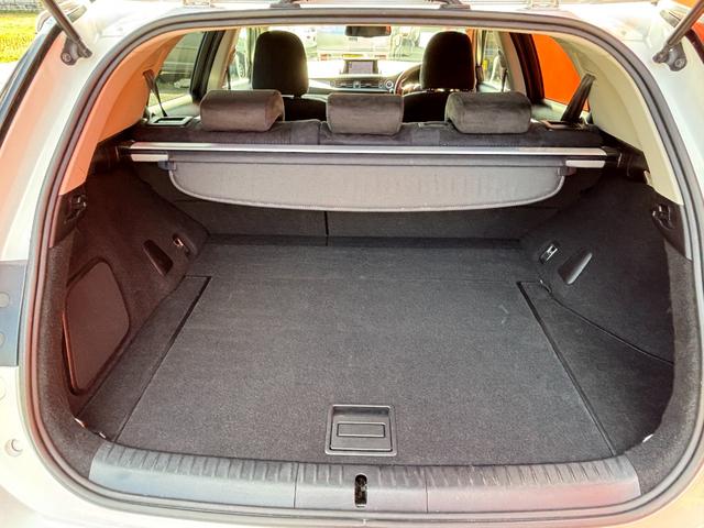 ＣＴ ＣＴ２００ｈ　バージョンＣ　ＥＴＣ　バックカメラ　ナビ　クリアランスソナー　オートクルーズコントロール　アルミホイール　オートライト　スマートキー　電動格納ミラー　シートヒーター　ＣＶＴ　盗難防止システム　衝突安全ボディ　記録簿（18枚目）