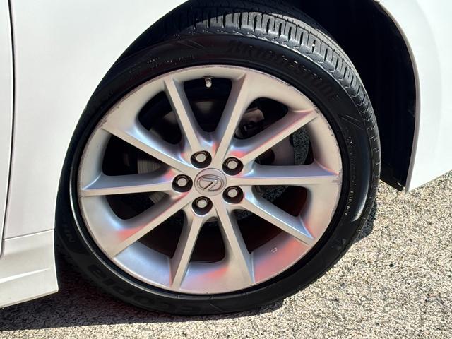 ＣＴ ＣＴ２００ｈ　バージョンＣ　ＥＴＣ　バックカメラ　ナビ　クリアランスソナー　オートクルーズコントロール　アルミホイール　オートライト　スマートキー　電動格納ミラー　シートヒーター　ＣＶＴ　盗難防止システム　衝突安全ボディ　記録簿（20枚目）