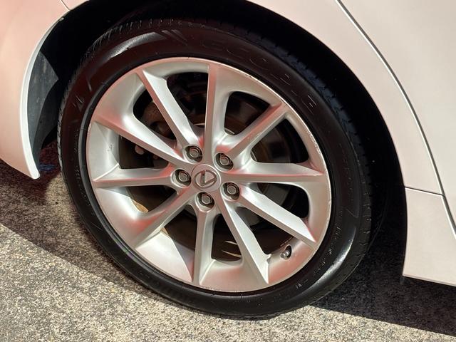 ＣＴ ＣＴ２００ｈ　バージョンＣ　ＥＴＣ　バックカメラ　ナビ　クリアランスソナー　オートクルーズコントロール　アルミホイール　オートライト　スマートキー　電動格納ミラー　シートヒーター　ＣＶＴ　盗難防止システム　衝突安全ボディ　記録簿（21枚目）