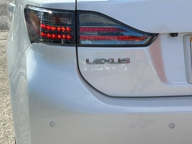 ＣＴ ＣＴ２００ｈ　バージョンＣ　ＥＴＣ　バックカメラ　ナビ　クリアランスソナー　オートクルーズコントロール　アルミホイール　オートライト　スマートキー　電動格納ミラー　シートヒーター　ＣＶＴ　盗難防止システム　衝突安全ボディ　記録簿（49枚目）