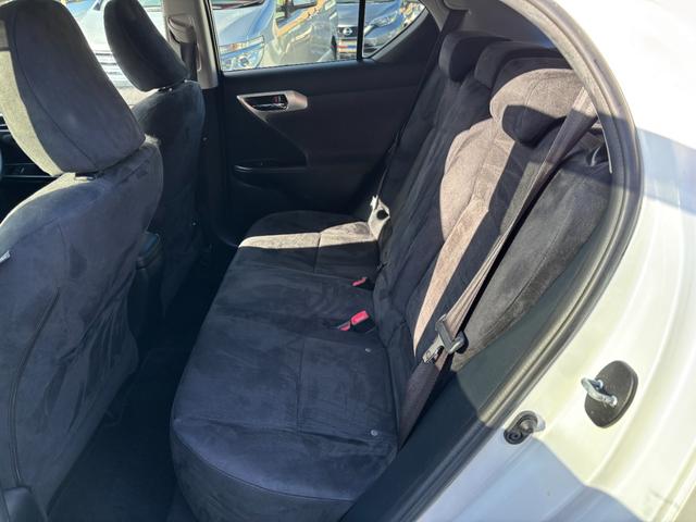 ＣＴ ＣＴ２００ｈ　バージョンＣ　ＥＴＣ　バックカメラ　ナビ　クリアランスソナー　オートクルーズコントロール　アルミホイール　オートライト　スマートキー　電動格納ミラー　シートヒーター　ＣＶＴ　盗難防止システム　衝突安全ボディ　記録簿（54枚目）