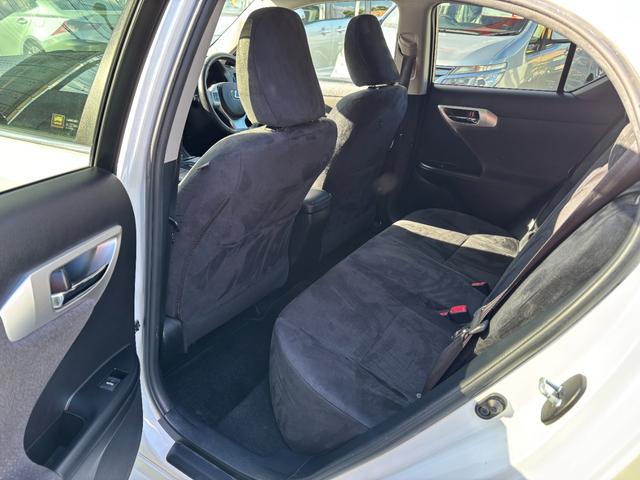 ＣＴ ＣＴ２００ｈ　バージョンＣ　ＥＴＣ　バックカメラ　ナビ　クリアランスソナー　オートクルーズコントロール　アルミホイール　オートライト　スマートキー　電動格納ミラー　シートヒーター　ＣＶＴ　盗難防止システム　衝突安全ボディ　記録簿（55枚目）