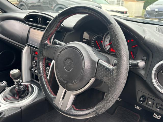 ８６ ＧＴ　６速マニュアル車（点検整備／車検９年４月／保証付き）（ＯＺレーシングホイール）（純正メモリーナビ）（バックカメラ）（Ｂｌｕｅｔｏｏｔｈオーディオ）（ＥＴＣ車載器）（フルセグＴＶ）（ＣＤ・ＤＶＤ再生）（3枚目）