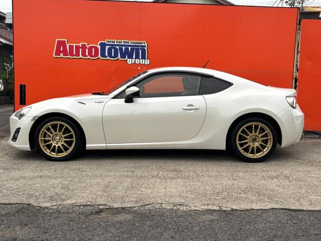 ８６ ＧＴ　６速マニュアル車（点検整備／車検９年４月／保証付き）（ＯＺレーシングホイール）（純正メモリーナビ）（バックカメラ）（Ｂｌｕｅｔｏｏｔｈオーディオ）（ＥＴＣ車載器）（フルセグＴＶ）（ＣＤ・ＤＶＤ再生）（14枚目）