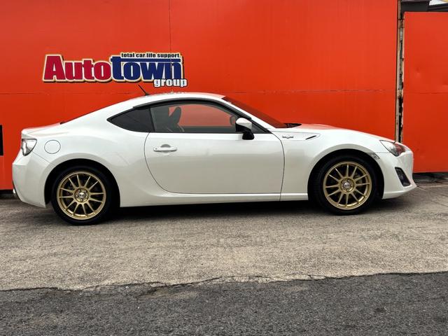 ８６ ＧＴ　６速マニュアル車（点検整備／車検９年４月／保証付き）（ＯＺレーシングホイール）（純正メモリーナビ）（バックカメラ）（Ｂｌｕｅｔｏｏｔｈオーディオ）（ＥＴＣ車載器）（フルセグＴＶ）（ＣＤ・ＤＶＤ再生）（15枚目）