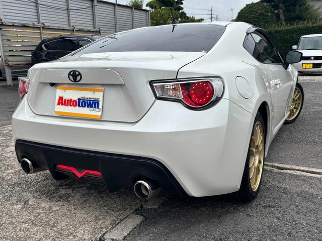 ８６ ＧＴ　６速マニュアル車（点検整備／車検９年４月／保証付き）（ＯＺレーシングホイール）（純正メモリーナビ）（バックカメラ）（Ｂｌｕｅｔｏｏｔｈオーディオ）（ＥＴＣ車載器）（フルセグＴＶ）（ＣＤ・ＤＶＤ再生）（16枚目）
