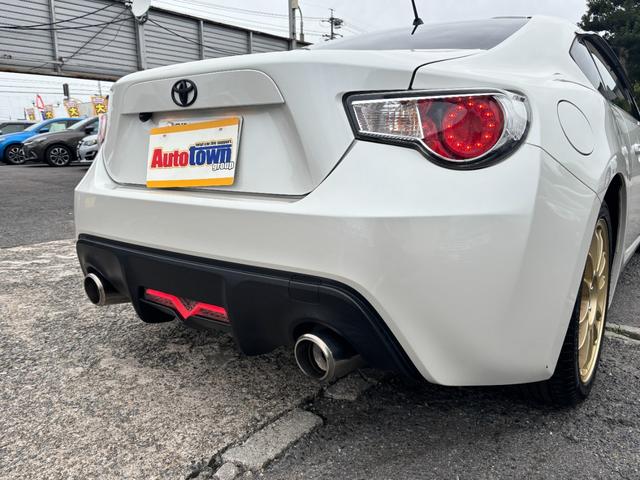 ８６ ＧＴ　６速マニュアル車（点検整備／車検９年４月／保証付き）（ＯＺレーシングホイール）（純正メモリーナビ）（バックカメラ）（Ｂｌｕｅｔｏｏｔｈオーディオ）（ＥＴＣ車載器）（フルセグＴＶ）（ＣＤ・ＤＶＤ再生）（18枚目）