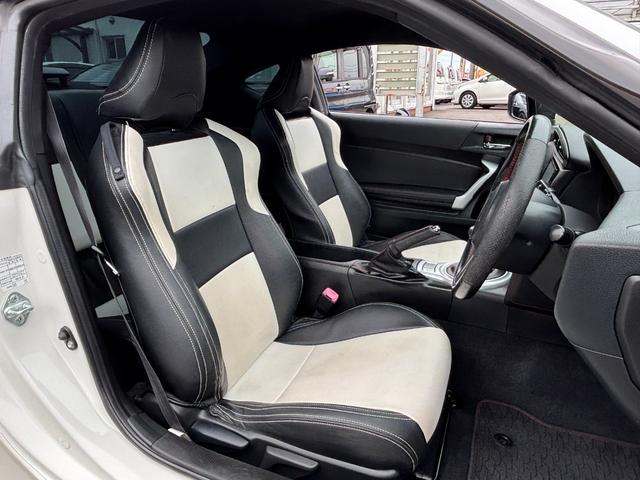 ８６ ＧＴ　６速マニュアル車（点検整備／車検９年４月／保証付き）（ＯＺレーシングホイール）（純正メモリーナビ）（バックカメラ）（Ｂｌｕｅｔｏｏｔｈオーディオ）（ＥＴＣ車載器）（フルセグＴＶ）（ＣＤ・ＤＶＤ再生）（26枚目）