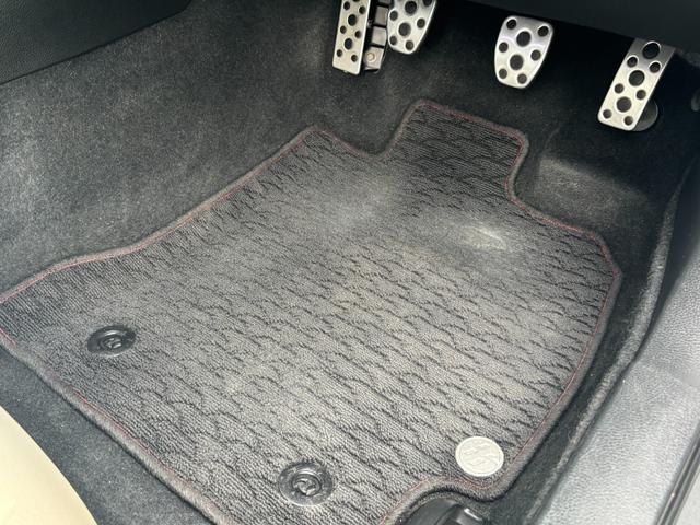 ８６ ＧＴ　６速マニュアル車（点検整備／車検９年４月／保証付き）（ＯＺレーシングホイール）（純正メモリーナビ）（バックカメラ）（Ｂｌｕｅｔｏｏｔｈオーディオ）（ＥＴＣ車載器）（フルセグＴＶ）（ＣＤ・ＤＶＤ再生）（62枚目）