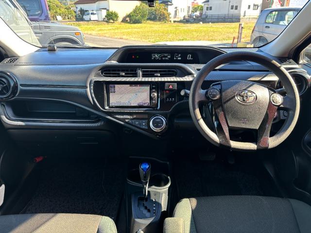 アクア Ｓスタイルブラック　（点検整備／車検２年／保証付き）（トヨタセーフティセンス）（純正ナビ）（バックカメラ）（ＥＴＣ）（Ｂｌｕｅｔｏｏｔｈオーディオ）（フルセグＴＶ）（ＣＤ・ＤＶＤ再生）（シートヒーター）（スマートキー）（2枚目）