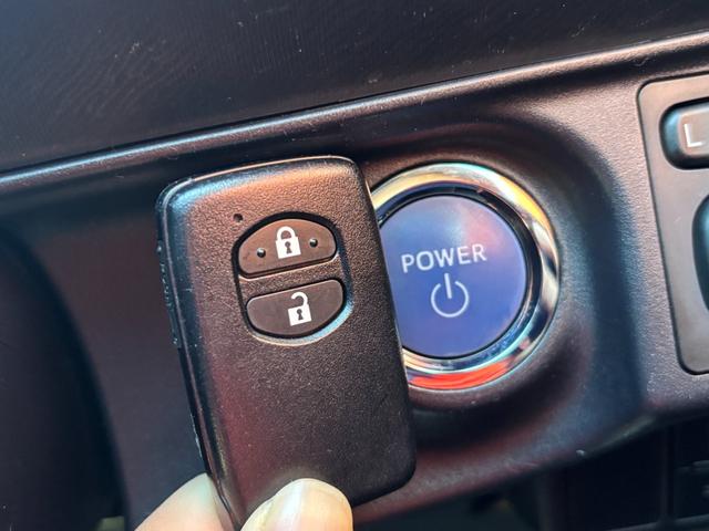 アクア Ｓスタイルブラック　（点検整備／車検２年／保証付き）（トヨタセーフティセンス）（純正ナビ）（バックカメラ）（ＥＴＣ）（Ｂｌｕｅｔｏｏｔｈオーディオ）（フルセグＴＶ）（ＣＤ・ＤＶＤ再生）（シートヒーター）（スマートキー）（7枚目）