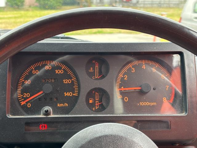 ジムニー EC パノラミックルーフ/ユーザー買い取り車/岐阜2桁ナンバー/当時保証書記録簿あり/4WD/5速マニュアル/車検R9年8月まで/ターボ車/エンジン・ミッション・ターボ・エアコン快調(22枚目)