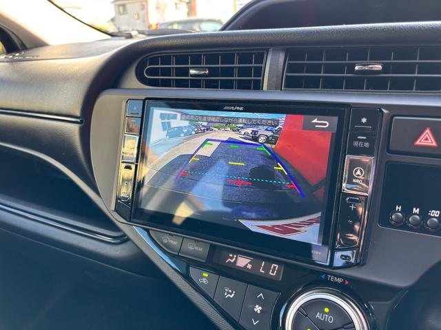 アクア Sスタイルブラック (点検整備/車検2年/保証付き)(アルパイン8インチナビ)(バックカメラ)(ETC車載器)(Bluetoothオーディオ)(フルセグTV)(CD・DVD再生)(衝突軽減ブレーキ)(スマートキー)(4枚目)