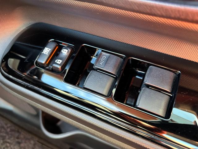 アクア Sスタイルブラック (点検整備/車検2年/保証付き)(アルパイン8インチナビ)(バックカメラ)(ETC車載器)(Bluetoothオーディオ)(フルセグTV)(CD・DVD再生)(衝突軽減ブレーキ)(スマートキー)(11枚目)