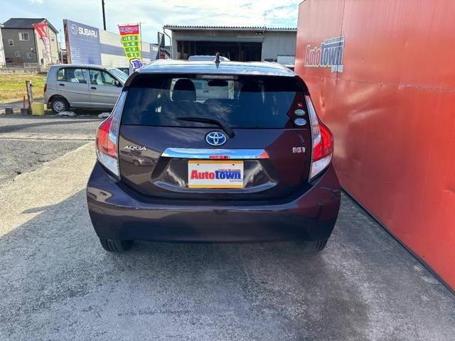 アクア Sスタイルブラック (点検整備/車検2年/保証付き)(アルパイン8インチナビ)(バックカメラ)(ETC車載器)(Bluetoothオーディオ)(フルセグTV)(CD・DVD再生)(衝突軽減ブレーキ)(スマートキー)(15枚目)