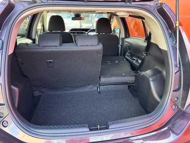 アクア Sスタイルブラック (点検整備/車検2年/保証付き)(アルパイン8インチナビ)(バックカメラ)(ETC車載器)(Bluetoothオーディオ)(フルセグTV)(CD・DVD再生)(衝突軽減ブレーキ)(スマートキー)(17枚目)