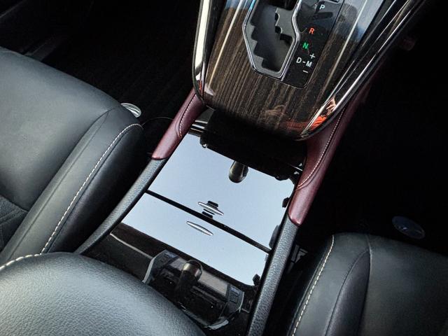 ハリアー エレガンス モデリスタ3点エアロ・モデリスタLEDグリル・レイズ20AW・ビッグXナビ・ハーフレザーシート・LEDヘッドライト・バックカメラ・Bluetooth接続・スマートキー(16枚目)