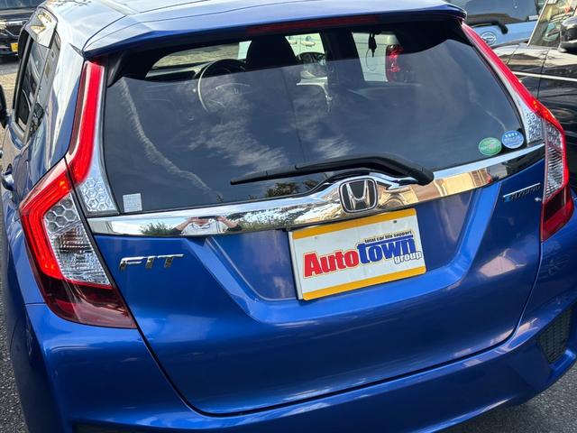 フィットハイブリッド Lパッケージ 純正ナビ・バックカメラ・Bluetooth・HDMI・スマートキー・ETC(2枚目)