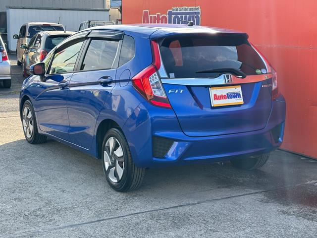 フィットハイブリッド Lパッケージ 純正ナビ・バックカメラ・Bluetooth・HDMI・スマートキー・ETC(6枚目)