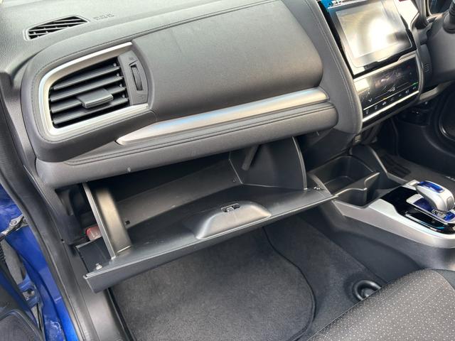 フィットハイブリッド Lパッケージ 純正ナビ・バックカメラ・Bluetooth・HDMI・スマートキー・ETC(34枚目)