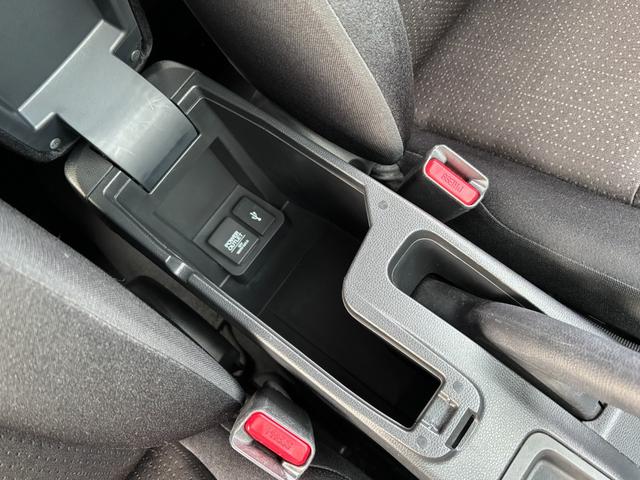 フィットハイブリッド Lパッケージ 純正ナビ・バックカメラ・Bluetooth・HDMI・スマートキー・ETC(47枚目)