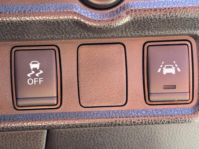 ノート ｅ－パワー　Ｘ　ＥＴＣ　全周囲カメラ　ＴＶ　クリアランスソナー　レーンアシスト　衝突被害軽減システム　アルミホイール　オートライト　スマートキー　アイドリングストップ　電動格納ミラー　ＣＶＴ　盗難防止システム（11枚目）