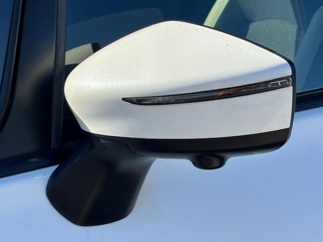 ノート ｅ－パワー　Ｘ　ＥＴＣ　全周囲カメラ　ＴＶ　クリアランスソナー　レーンアシスト　衝突被害軽減システム　アルミホイール　オートライト　スマートキー　アイドリングストップ　電動格納ミラー　ＣＶＴ　盗難防止システム（21枚目）