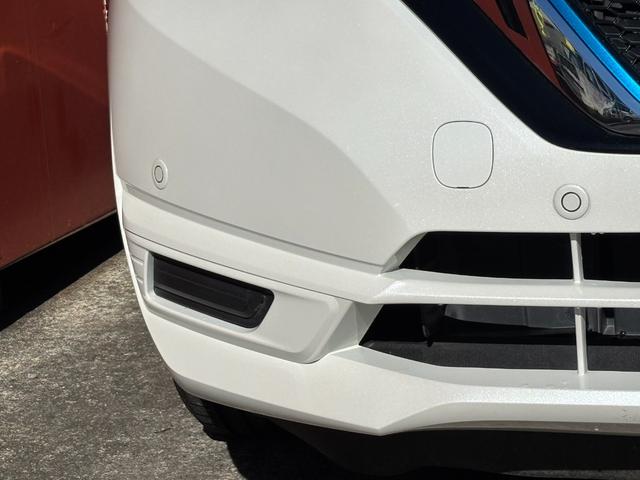 ノート ｅ－パワー　Ｘ　ＥＴＣ　全周囲カメラ　ＴＶ　クリアランスソナー　レーンアシスト　衝突被害軽減システム　アルミホイール　オートライト　スマートキー　アイドリングストップ　電動格納ミラー　ＣＶＴ　盗難防止システム（30枚目）