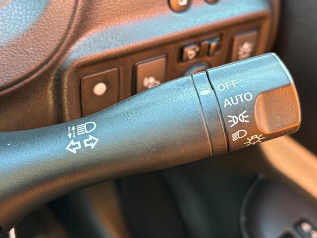 ノート ｅ－パワー　Ｘ　ＥＴＣ　全周囲カメラ　ＴＶ　クリアランスソナー　レーンアシスト　衝突被害軽減システム　アルミホイール　オートライト　スマートキー　アイドリングストップ　電動格納ミラー　ＣＶＴ　盗難防止システム（47枚目）