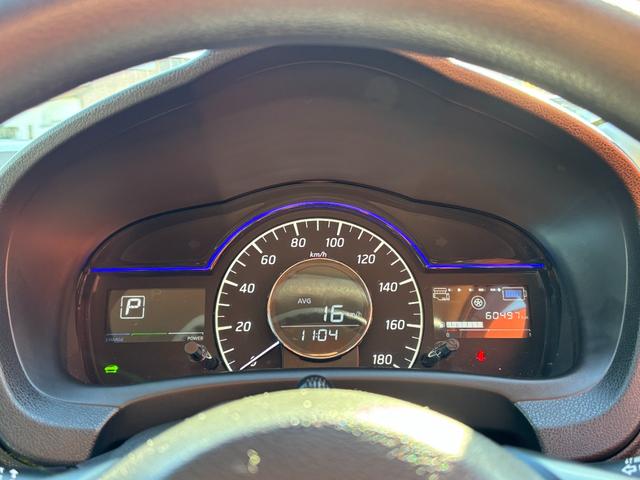 ノート ｅ－パワー　Ｘ　ＥＴＣ　全周囲カメラ　ＴＶ　クリアランスソナー　レーンアシスト　衝突被害軽減システム　アルミホイール　オートライト　スマートキー　アイドリングストップ　電動格納ミラー　ＣＶＴ　盗難防止システム（49枚目）