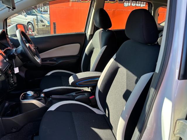 ノート ｅ－パワー　Ｘ　ＥＴＣ　全周囲カメラ　ＴＶ　クリアランスソナー　レーンアシスト　衝突被害軽減システム　アルミホイール　オートライト　スマートキー　アイドリングストップ　電動格納ミラー　ＣＶＴ　盗難防止システム（55枚目）