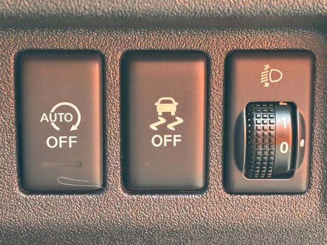 マーチ ニスモ　ＥＴＣ　バックカメラ　ナビ　ＴＶ　アルミホイール　オートライト　ＬＥＤヘッドランプ　スマートキー　アイドリングストップ　電動格納ミラー　ＣＶＴ　盗難防止システム　衝突安全ボディ　記録簿　ＡＢＳ　ＥＳＣ（32枚目）