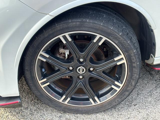 マーチ ニスモ　ＥＴＣ　バックカメラ　ナビ　ＴＶ　アルミホイール　オートライト　ＬＥＤヘッドランプ　スマートキー　アイドリングストップ　電動格納ミラー　ＣＶＴ　盗難防止システム　衝突安全ボディ　記録簿　ＡＢＳ　ＥＳＣ（34枚目）